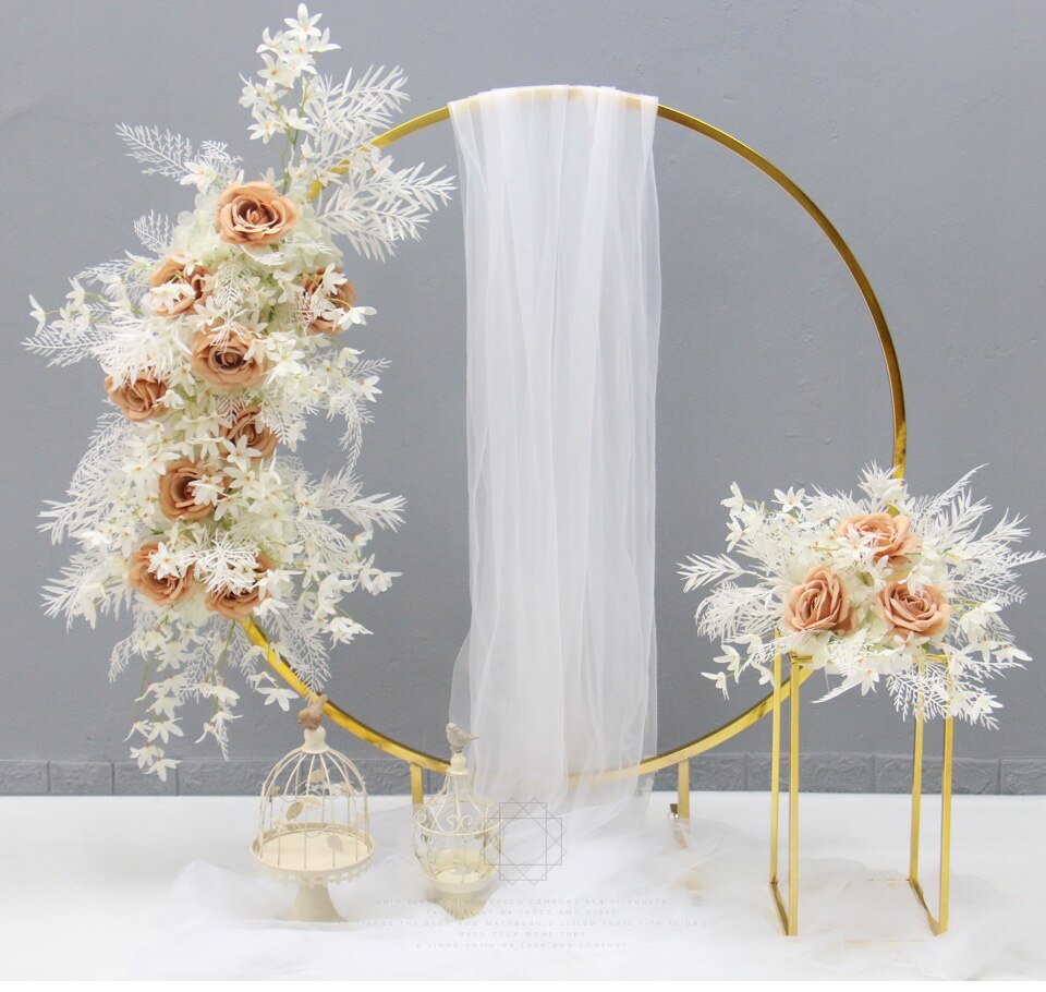 Designing and arranging flower bracelets for wedding attire