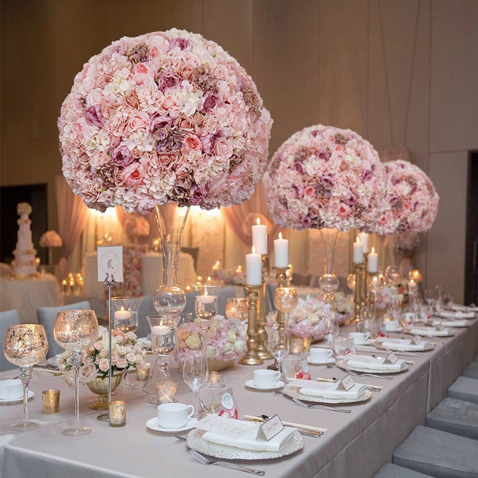 Ostrich Feathers: Types and Sizes for Centerpieces