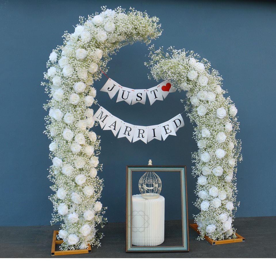 Table centerpieces and floral arrangements for wedding reception decor